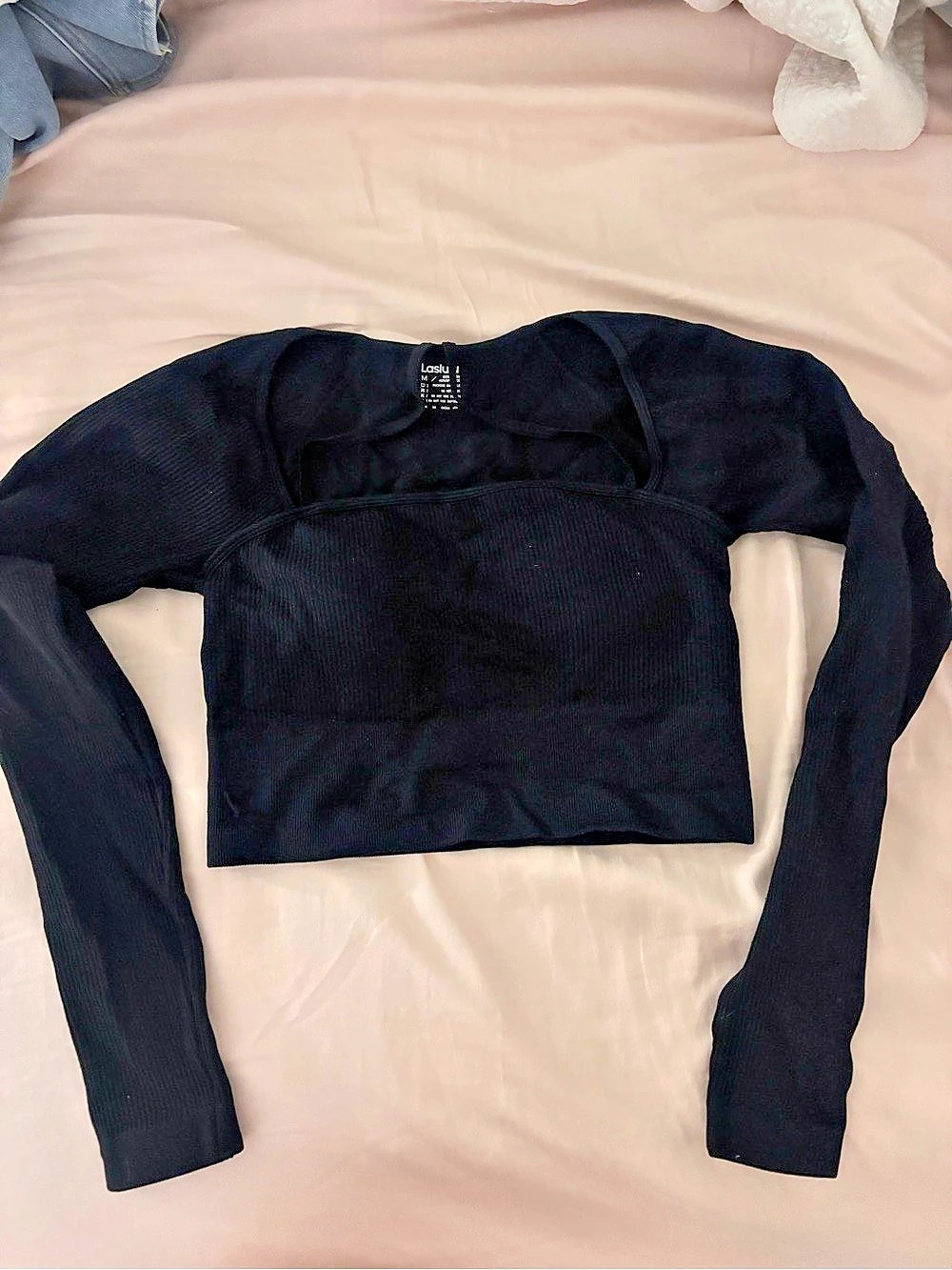 Laslulu Womens Long Sleeve Workout Tops Sexy Square Neck Crop Tops with Built in